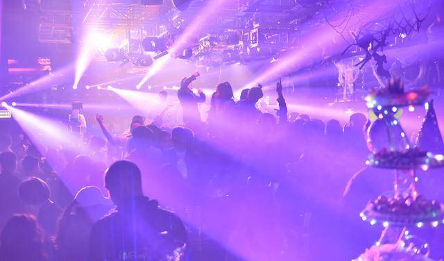 
已婚男子的夜生活 精彩而龌龊-BJL平台(图5)