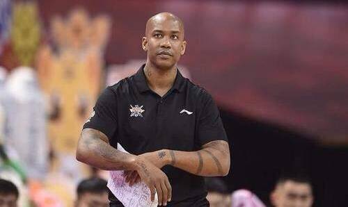 CBA一天三消息!广东夺冠元勋离队 马布里晒娃 青岛遭遇伤病【BJL平台】(图5)
CBA一天三消息!广东夺冠元勋离队 马布里晒娃 青岛遭遇伤病【BJL平台】(图5)