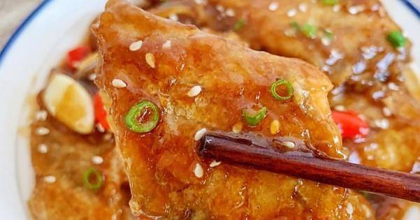 
大厨教你红烧带鱼正确做法 不挂糊 不油炸 鱼肉鲜嫩入味还不腥“BJL平台”(图8)